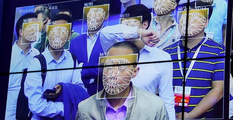 Polícia da China usa óculos com reconhecimento facial para identificar criminosos -0